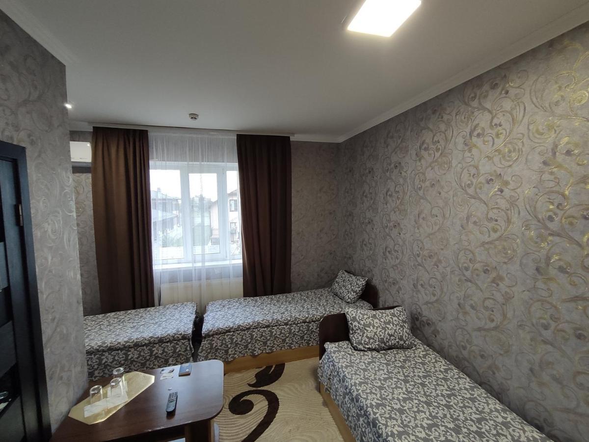 Karavan Hotel Bila Krynytsya  Exterior foto