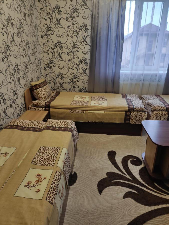 Karavan Hotel Bila Krynytsya  Exterior foto