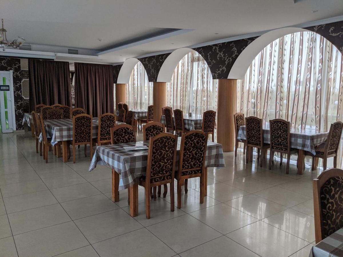 Karavan Hotel Bila Krynytsya  Exterior foto
